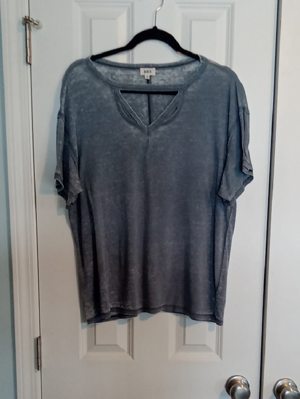 BKE Women's Washed Blue Gray V-Neck Short Sleeve Tee